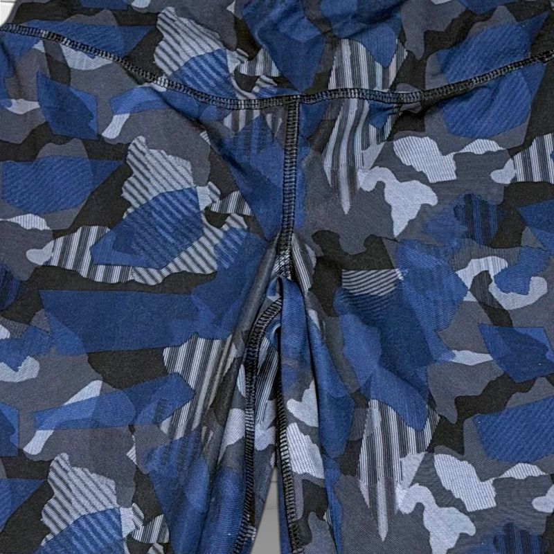 **HOY** Mallas deportivas camuflaje CRIVIT color Azul y gris Talla XS
