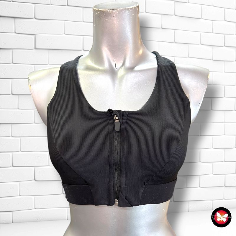 **HOY** Top deportivo  color Negro y verde neón Talla S/M