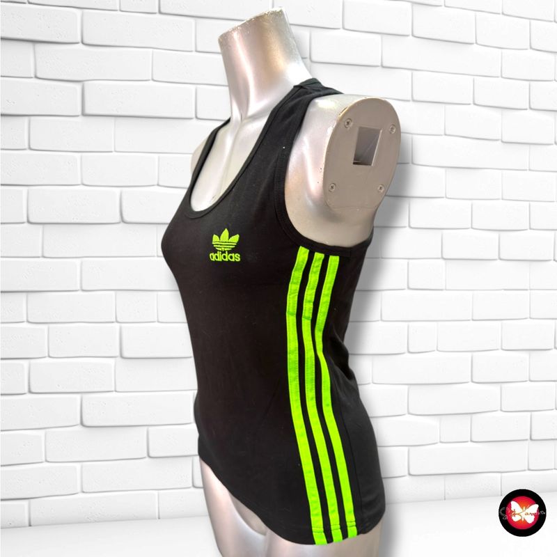 **HOY** Camiseta deportiva  color Negro y verde neón Talla S
