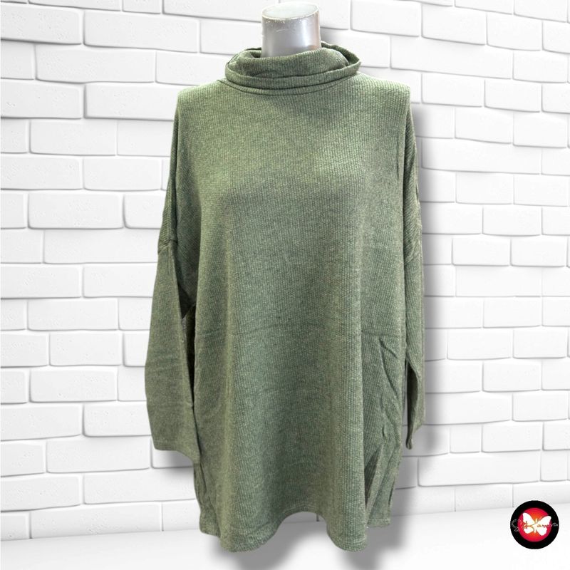 **HOY** Jersey de media manga y cuello alto  color Verde Talla ÚNICA GRANDE