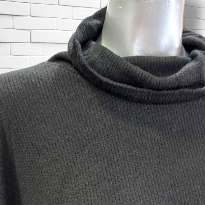 **HOY** Jersey de media manga y cuello alto  color Negro Talla ÚNICA GRANDE