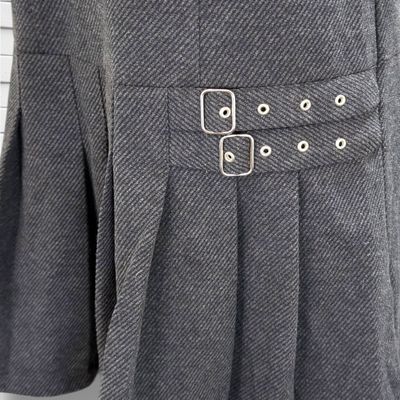 **HOY** Vestido pichi ZARA color Gris Talla 13-14 años