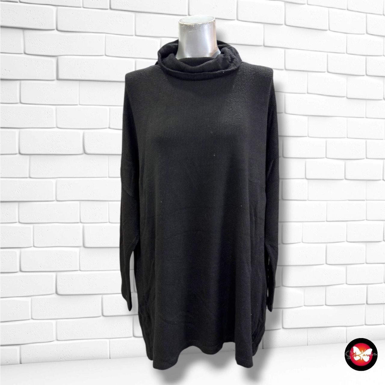 **HOY** Jersey de media manga y cuello alto  color Negro Talla ÚNICA GRANDE