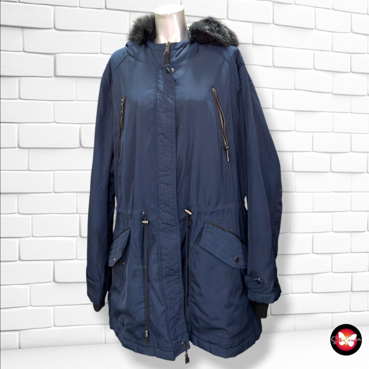**HOY** Chaquetón con capucha YESSICA color Azul marino Talla 56/58