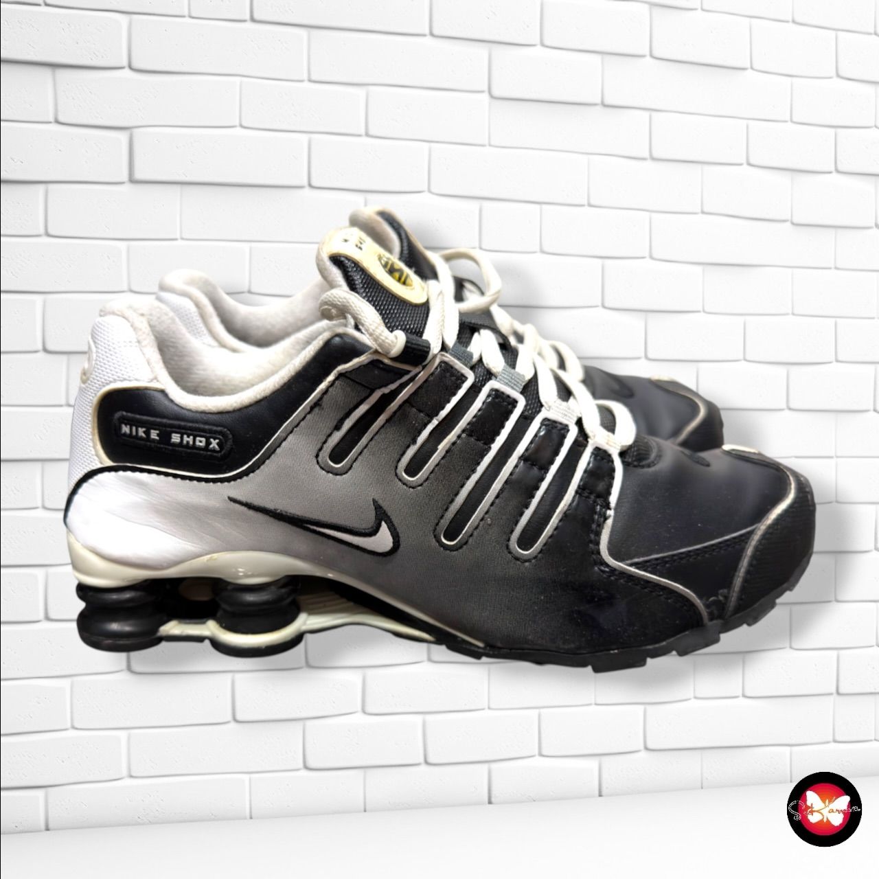 **HOY** Zapatillas SHOX NZ NIKE color Negro y blanco Talla Calzado 36,5