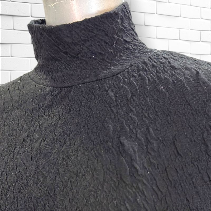 **HOY** Sudadera con relieve AMISU color Negro Talla S