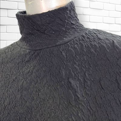 **HOY** Sudadera con relieve AMISU color Negro Talla S