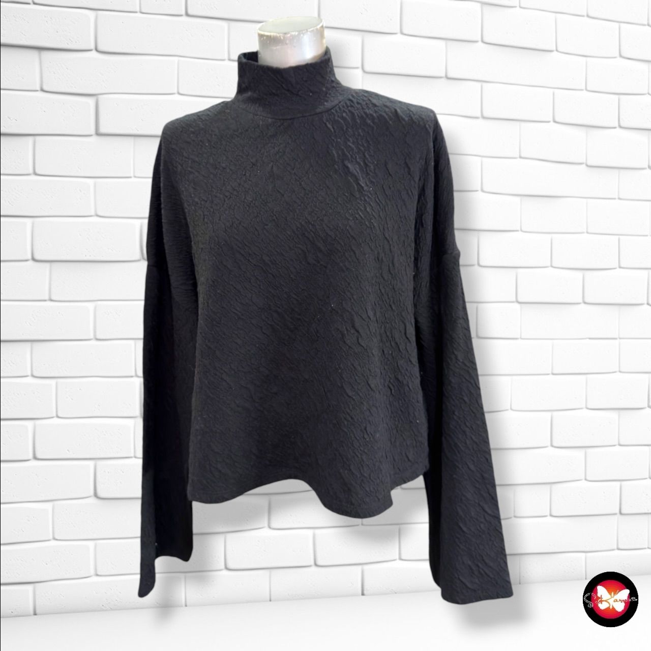 **HOY** Sudadera con relieve AMISU color Negro Talla S