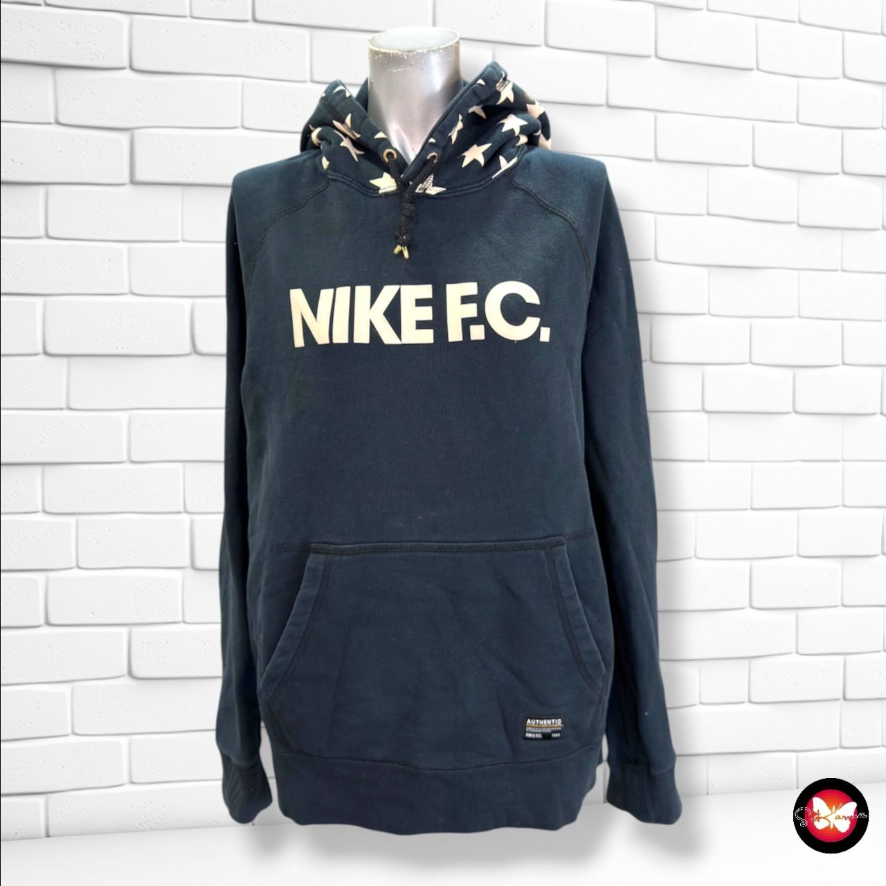 **HOY** Sudadera con estrellitas NIKE color Azul marino y crema Talla M (grande)