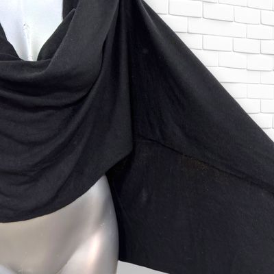 **HOY** Capa tipo poncho FLAME color Negro Talla ÚNICA