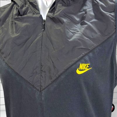 **HOY** Chaleco sudadera NIKE color Negro Talla L