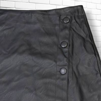 **HOY** Falda de piel sintética COLLOSEUM color Negro Talla M