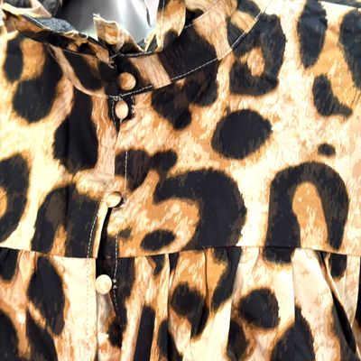**HOY** Camisa H&amp;M color Animal print Talla XL