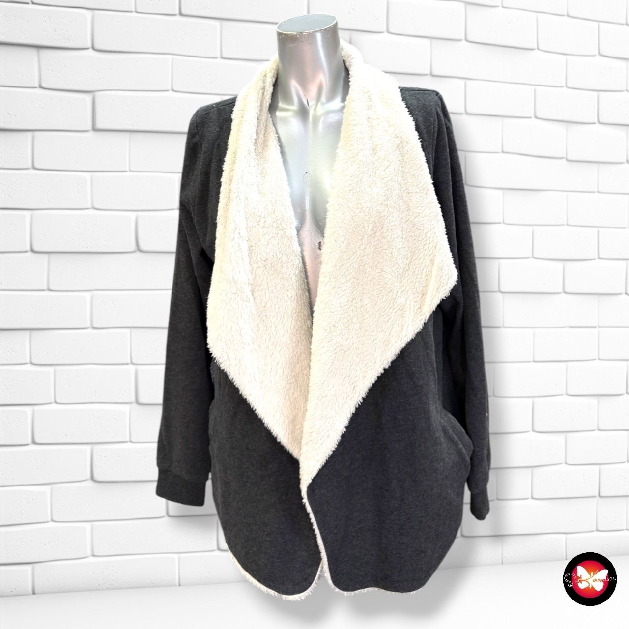 **HOY** Chaqueta con borreguito AMISU color Gris y blanco Talla M