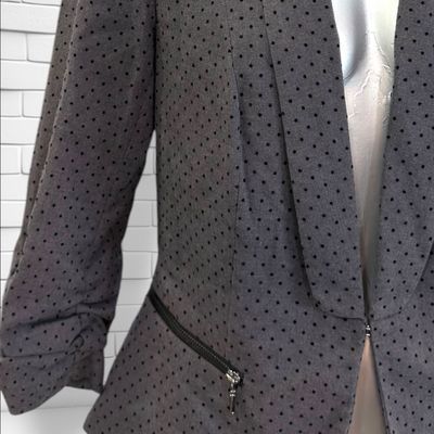 **HOY** Blazer de lunares ORSAY color Gris y negro Talla XS
