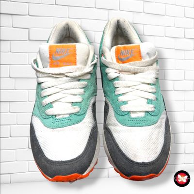 **HOY** Zapatillas AIR MAX 87 NIKE color Turquesa, blanco y gris Talla Calzado 37,5