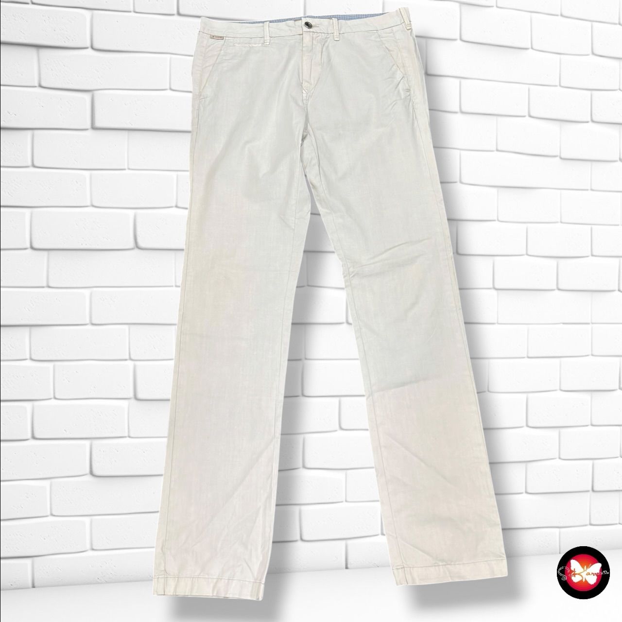 **HOY** Pantalón GUESS color Crema Talla Hombre W32 (grande)