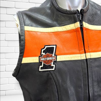 **HOY** Chaleco de piel inspiración Harley-Davidson · customizado  color Negro, crema y naranja Talla XS