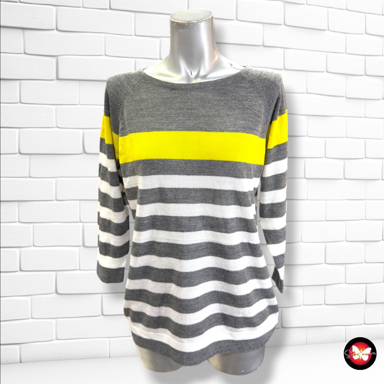 **HOY** Jersey de media manga  color Gris, blanco y amarillo Talla S/M