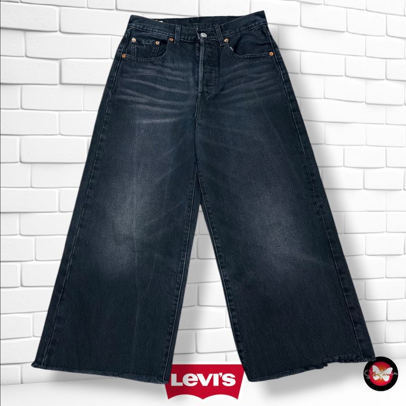 **HOY** Pantalón tobillero ancho de pierna LEVI’S color Negro vaquero Talla S (W26)