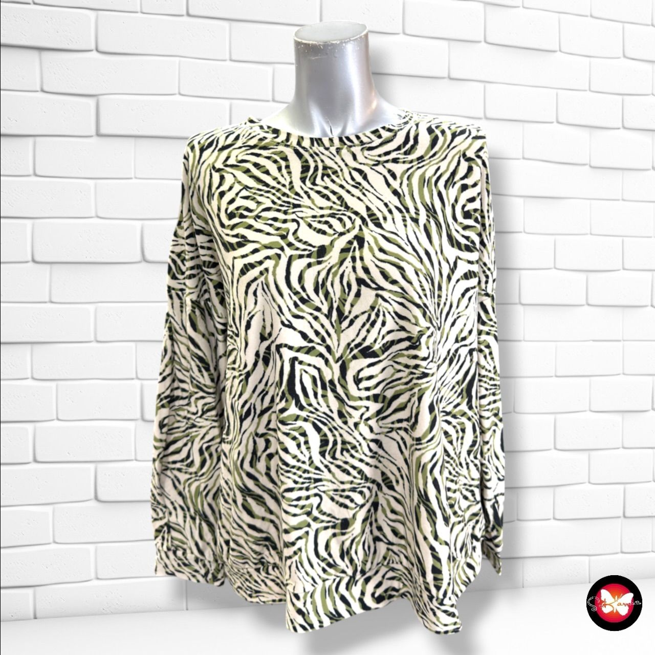 **HOY** Camiseta de manga larga estampado selva PRIMARK color Crema, negro y verde militar Talla 38/40