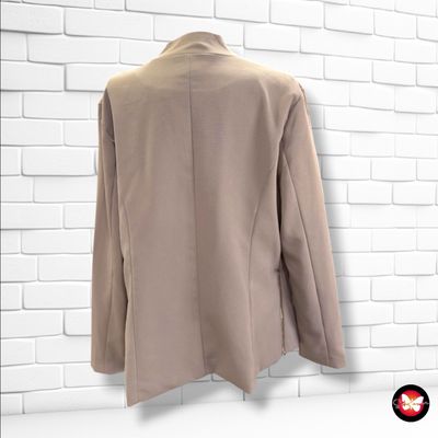 **HOY** Blazer básica AMISU color Taupe Talla 42
