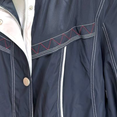**HOY** Chaqueta cortavientos estilo marinero BEXLEYS color Azul marino y blanco Talla 50