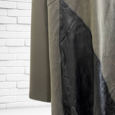 **HOY** MAXI Sudadera con piel sintética  color Verde oliva y negro Talla ÚNICA GRANDE