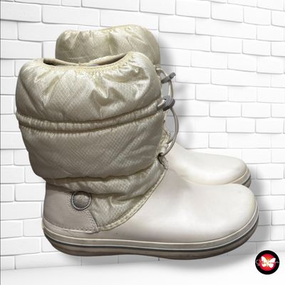 **HOY** Botas acolchadas CROCS color Blanco Talla Calzado 38 (pequeña)