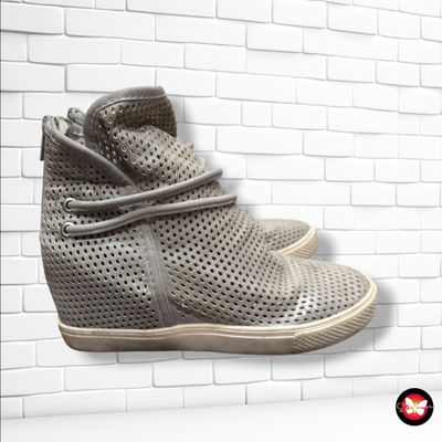 **HOY** Zapatillas de ante caladitas con cuña JENNY FAIRY color Gris Talla Calzado 40