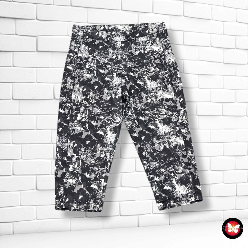 **HOY** Mallas deportivas piratas  color Negro y gris Talla S