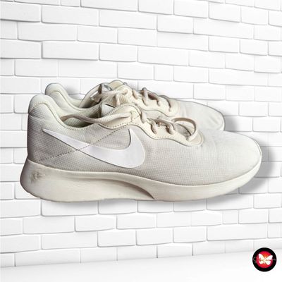 **HOY** Zapatillas TANJUN REFINE NIKE color Beige Talla Calzado 40