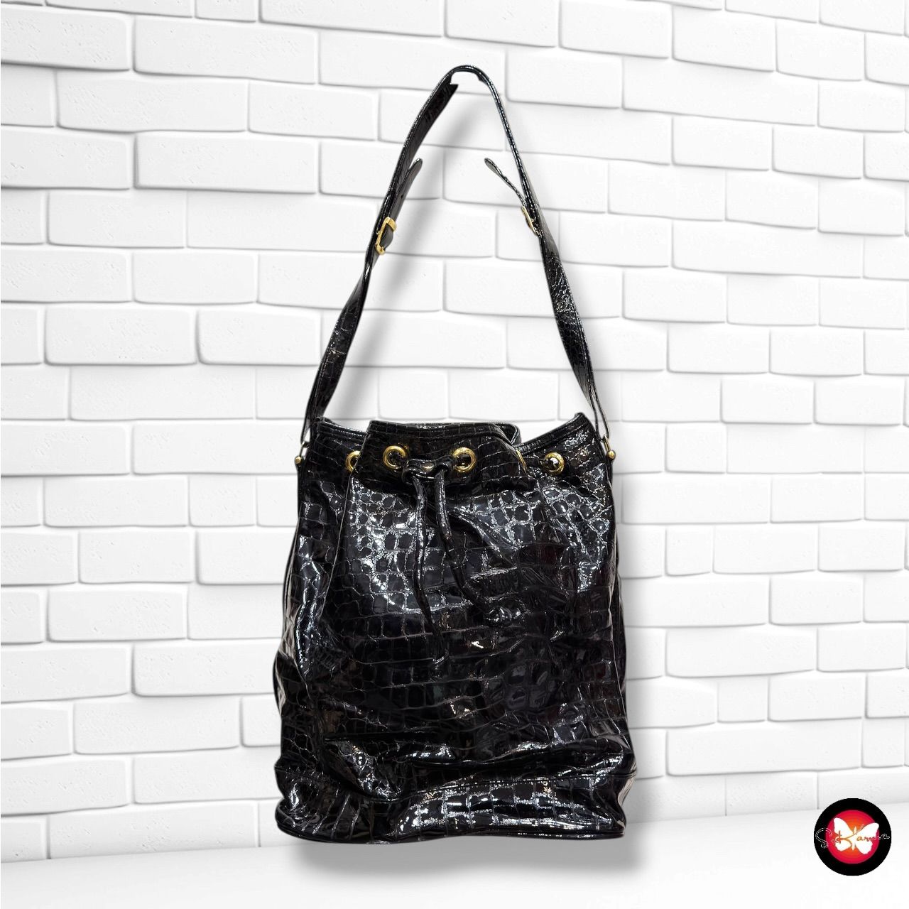 Bolso de hombro acharolado efecto cocodrilo  color Negro Talla GRANDE