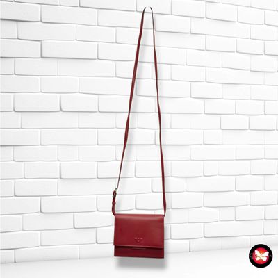 **HOY** Bolso bandolera tipo billetera  color Rojo Talla PEQUEÑO