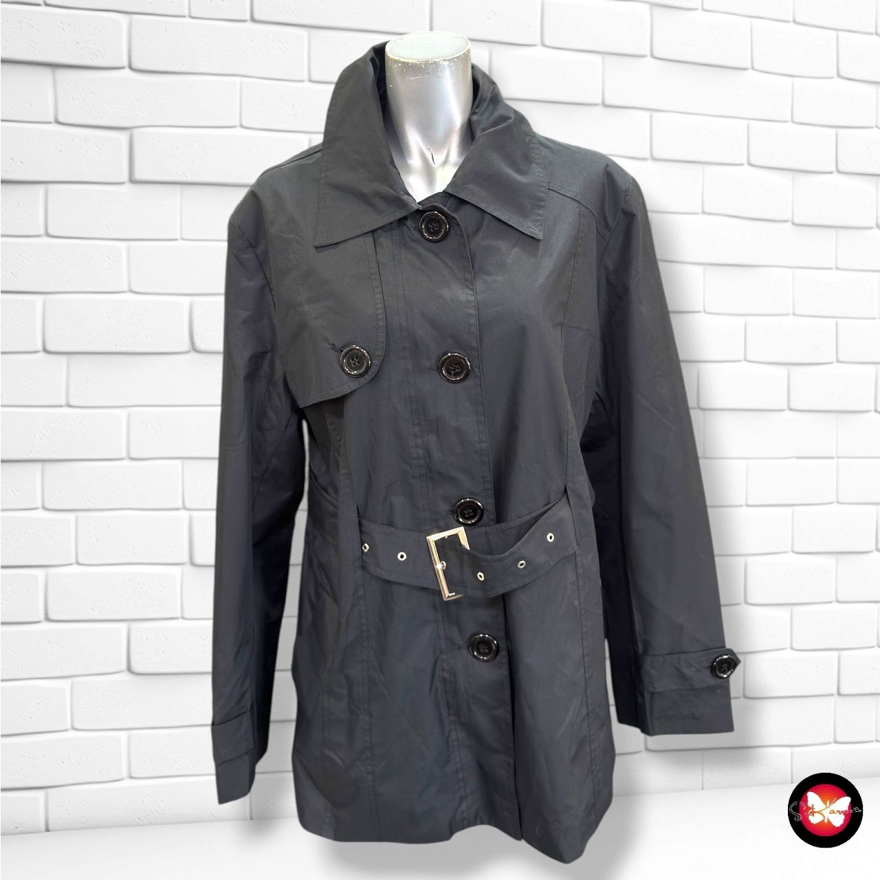 **HOY** Gabardina  color Negro Talla XXL