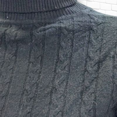 **HOY** Jersey de manga larga y cuello alto  color Negro Talla S