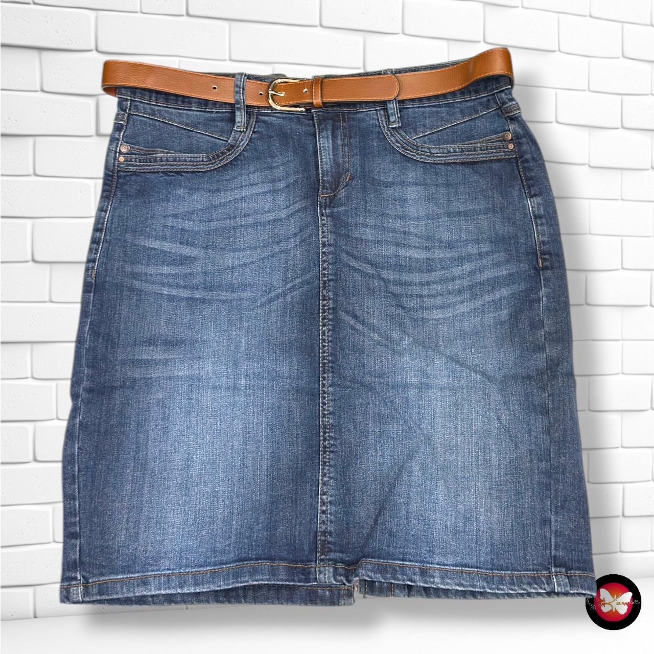 **HOY** Falda con cinturón  color Azul vaquero Talla 40 (grande)