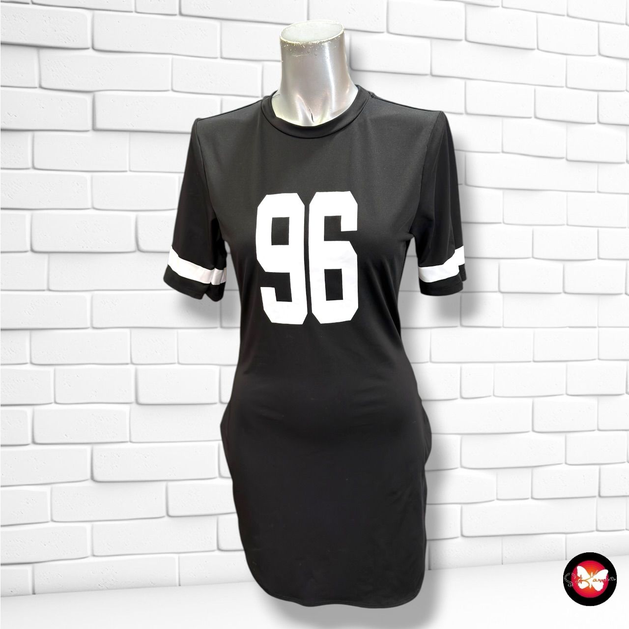 **HOY** Vestido deportivo  color Negro Talla M (pequeña)