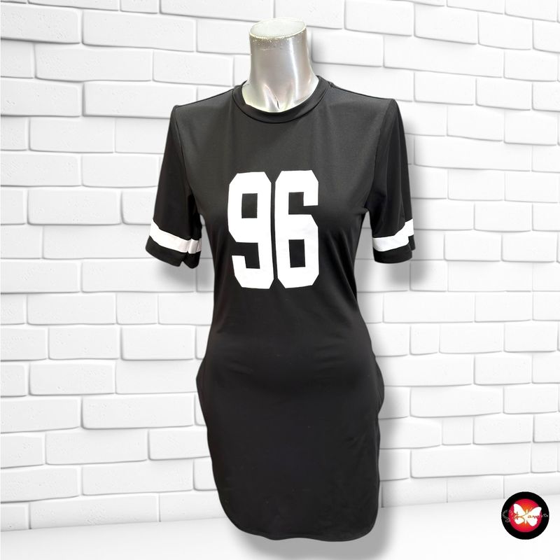 **HOY** Vestido deportivo  color Negro Talla M (pequeña)