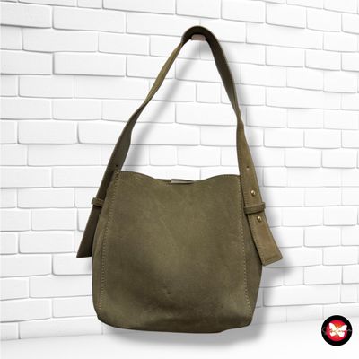 **HOY** Bolso de hombro de ante MANGO color Verde oliva Talla PEQUEÑO