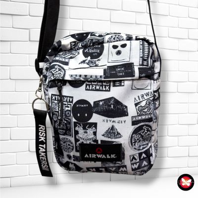 **HOY** Bolso bandolera de tela AIRWALK color Blanco y negro Talla PEQUEÑO