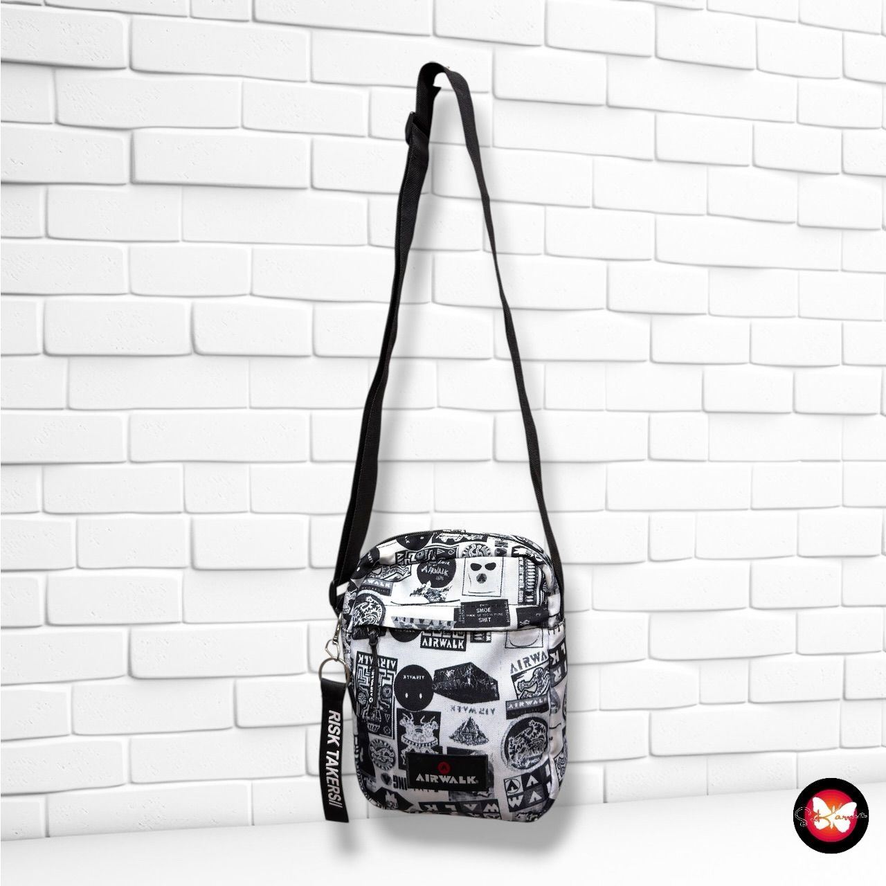 **HOY** Bolso bandolera de tela AIRWALK color Blanco y negro Talla PEQUEÑO