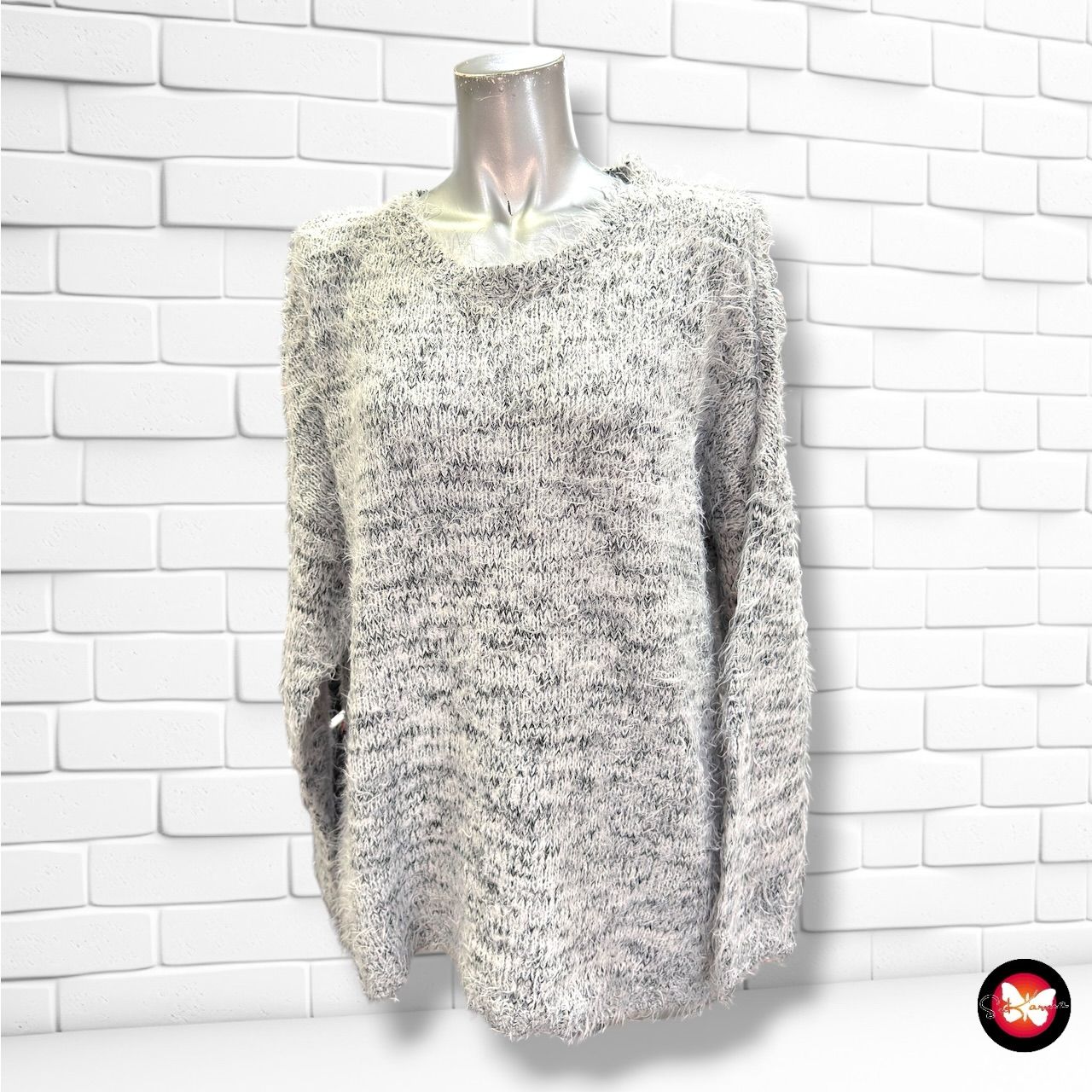 **HOY** Jersey de manga larga peludito JANINA color Gris Talla 48