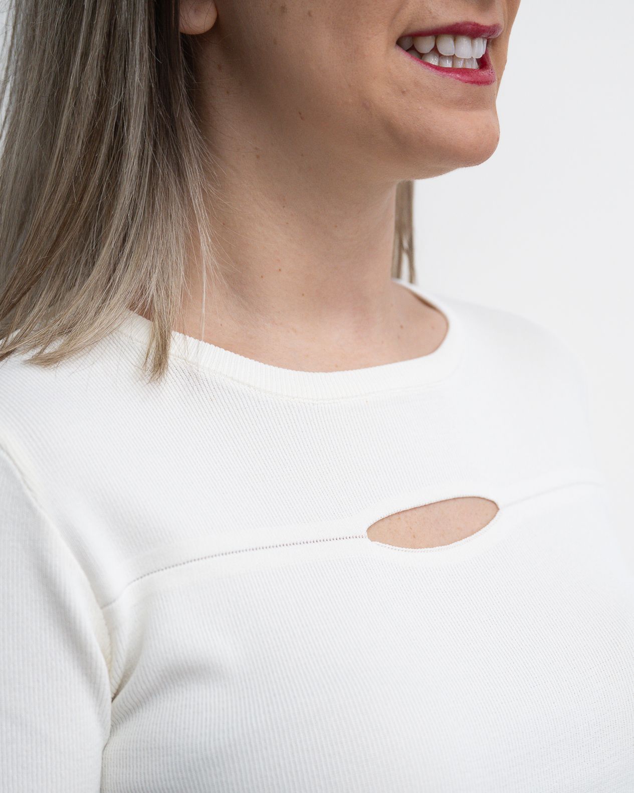 Maglia Gabriella Gucci con apertura a goccia panna