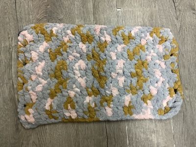 Comforter/ caterpillar bed for dogs and cats