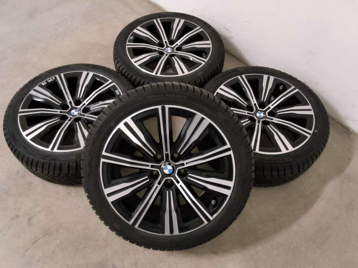 Original BMW Winterkompletträder, Winterreifen, Alufelgen, für 2er G42 3er G20 G21 4er G22 G23 18 Zoll Doppelspeiche 782