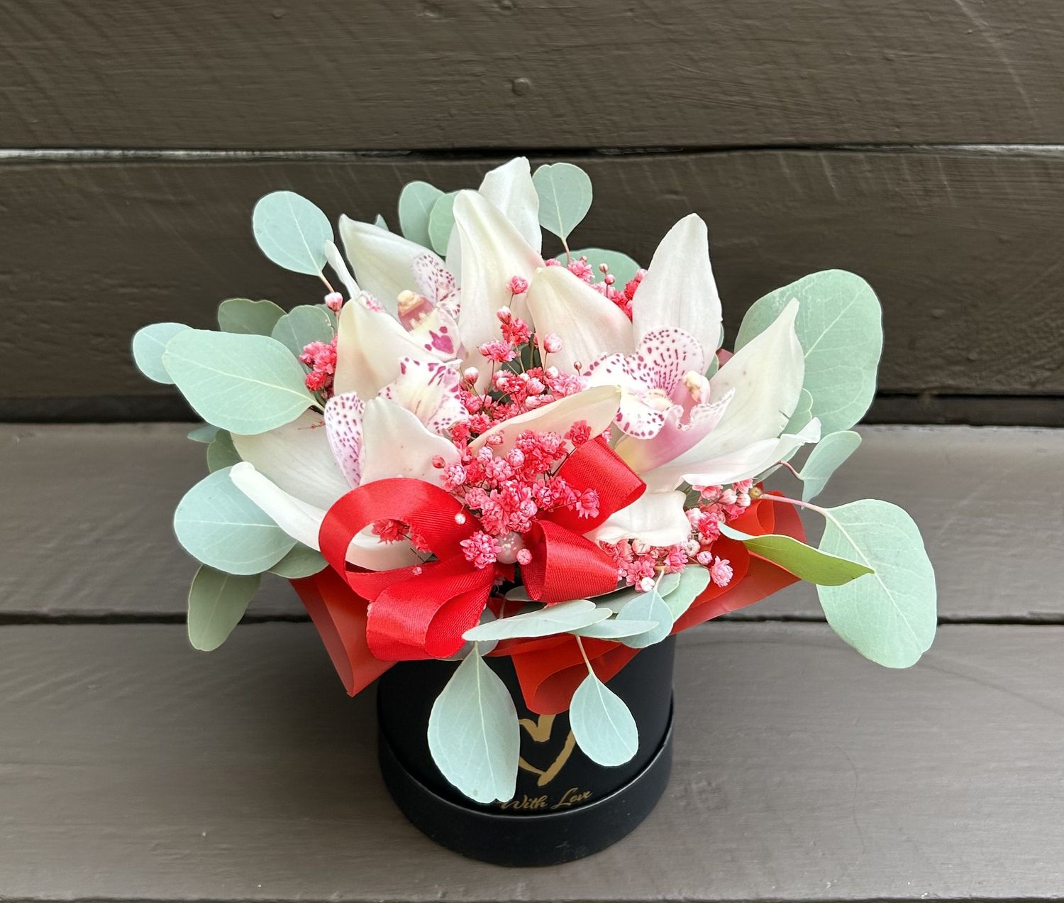 M05 - Orchids in a small box