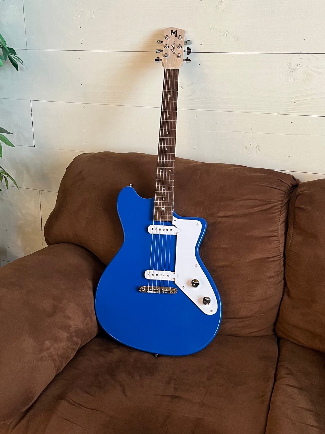 Airliner - Royal Blue