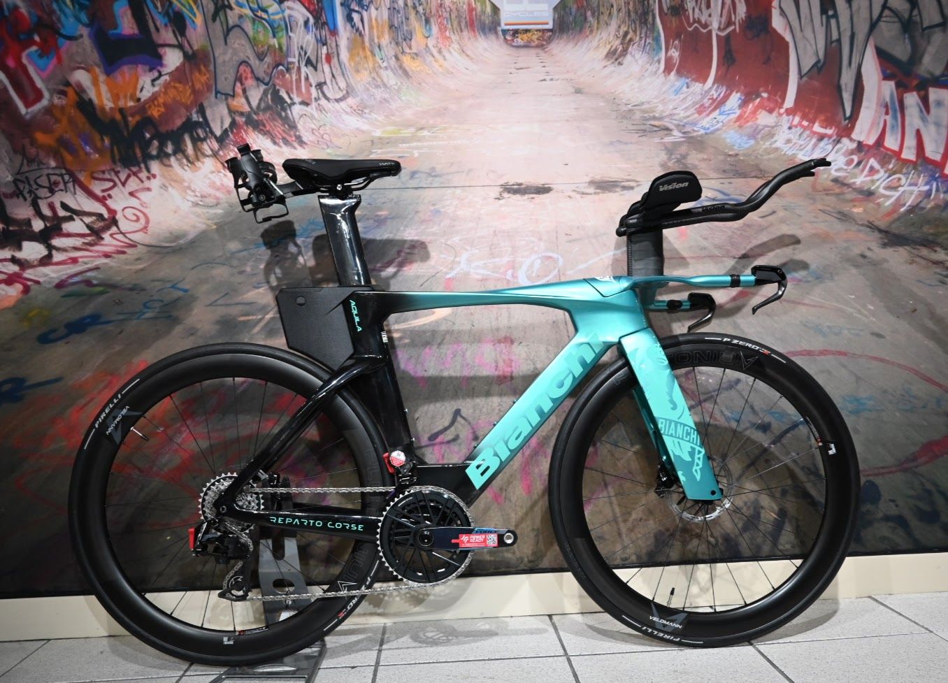 Bianchi Aquila RC | SRAM Force eTap AXS E1