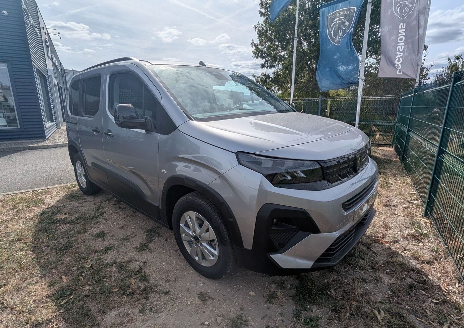 PEUGEOT RIFTER 1.5 HDI 130 CV ALLURE EAT8 PEUGEOT RIFTER 1.5 HDI 130 CV ALLURE EAT8